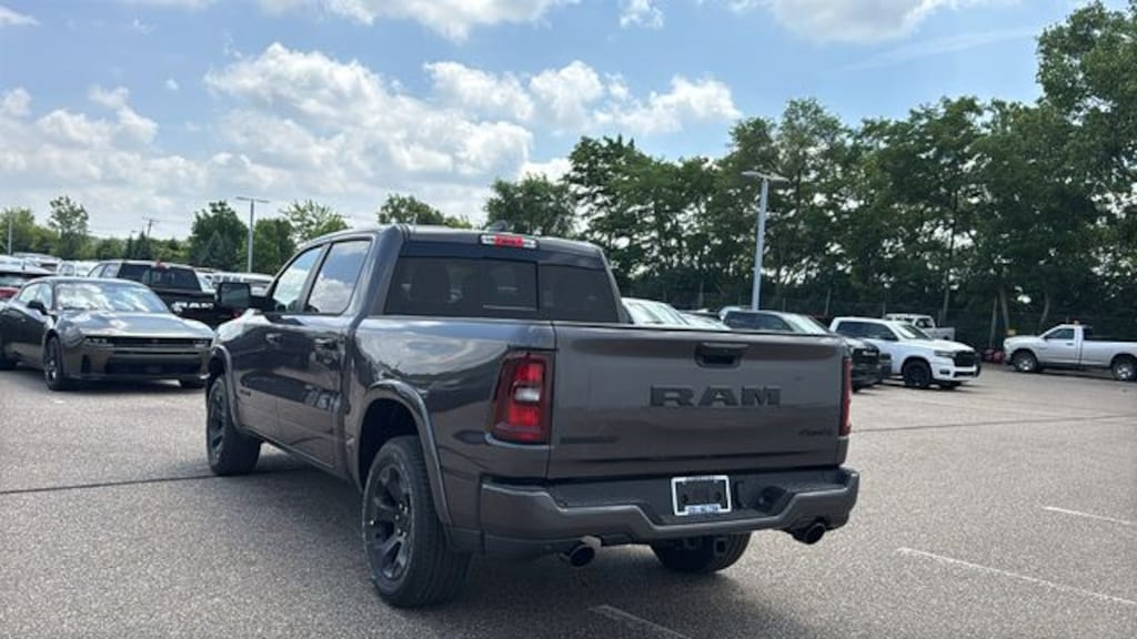 New 2026 Ram 1500 BIG HORN CREW CAB 4X4 5'7 BOX Pickup