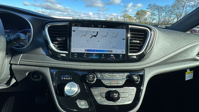 2026 Chrysler Pacifica Select - Photo 21