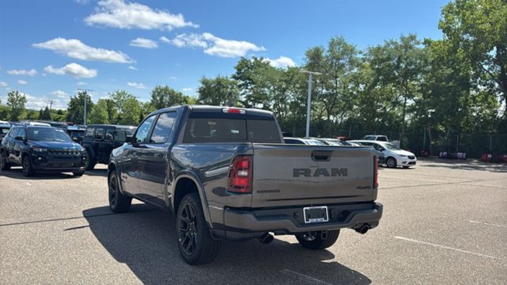 New 2027 Ram 1500 LARAMIE CREW CAB 4X4 5'7 BOX Pickup