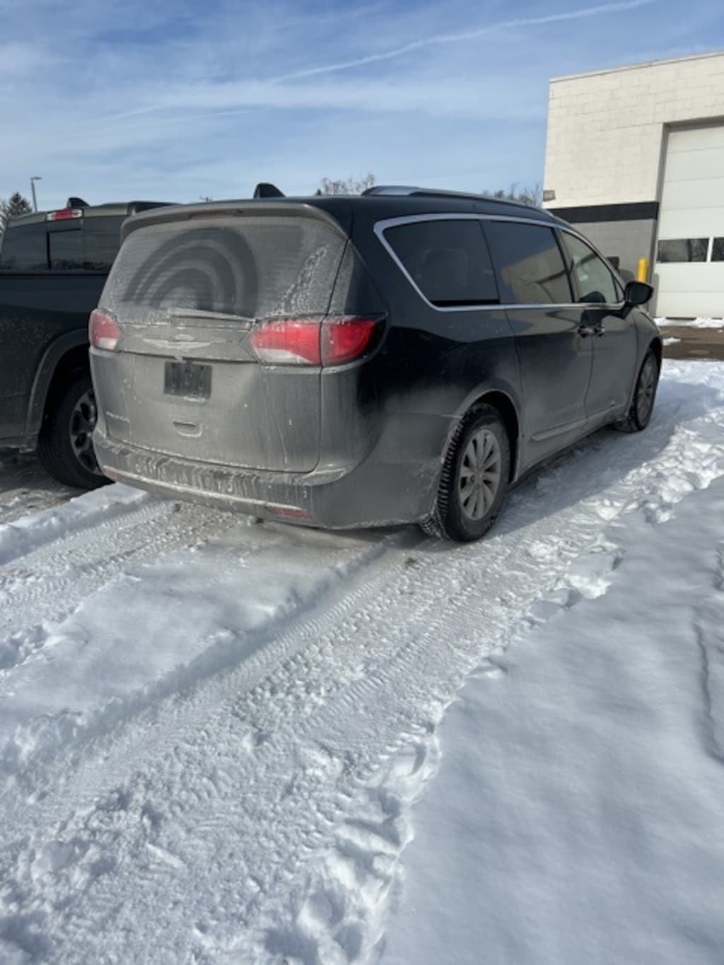 Used 2019 Chrysler Pacifica Touring L Minivan/Van