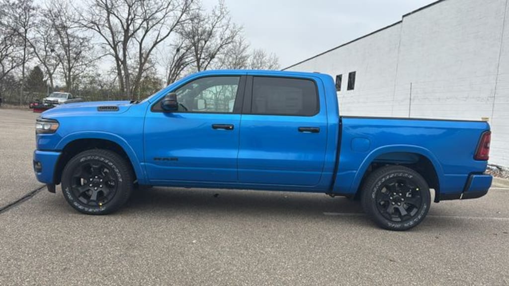 New 2026 Ram 1500 BIG HORN CREW CAB 4X4 5'7 BOX Pickup