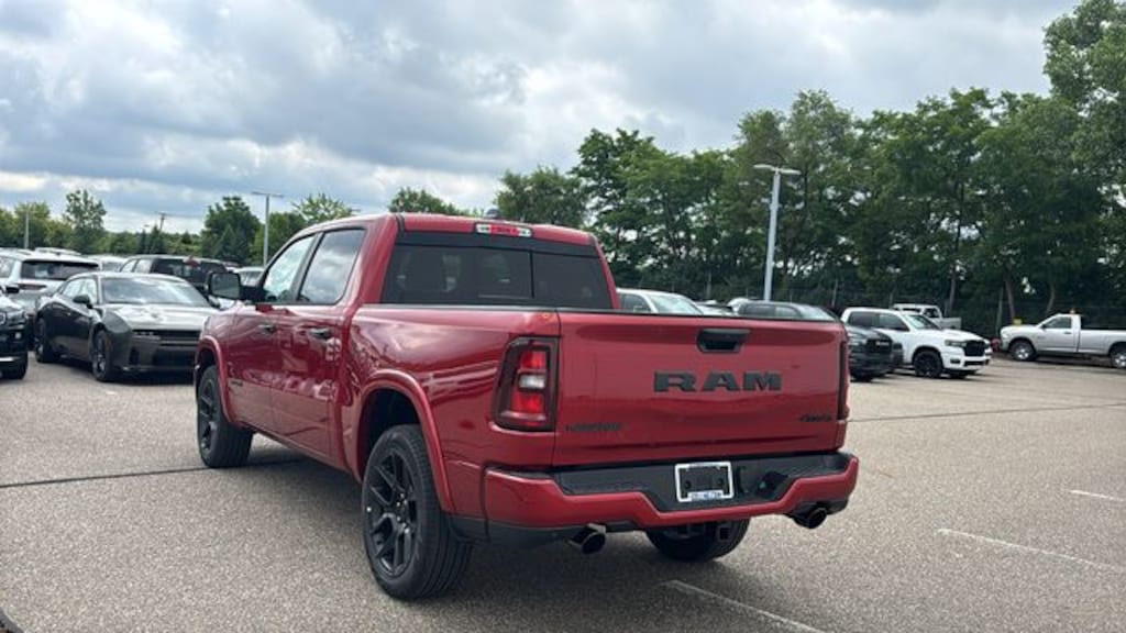 New 2026 Ram 1500 LARAMIE CREW CAB 4X4 5'7 BOX Pickup