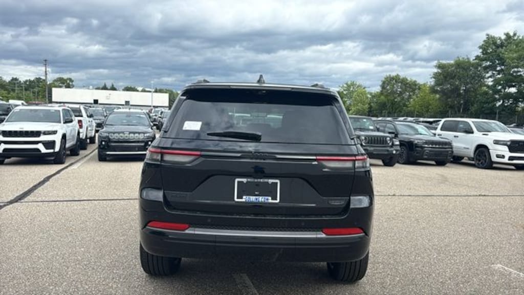 New 2027 Jeep Grand Cherokee 2 Row SUMMIT 4X4 Sport Utility