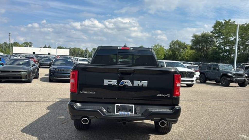 New 2027 Ram 1500 LARAMIE CREW CAB 4X4 5'7 BOX Pickup