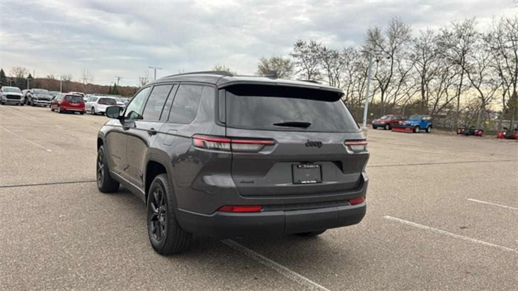 New 2025 Jeep Grand Cherokee L Laredo Sport Utility