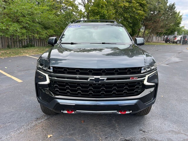2021 Chevrolet Suburban Z71 photo 2
