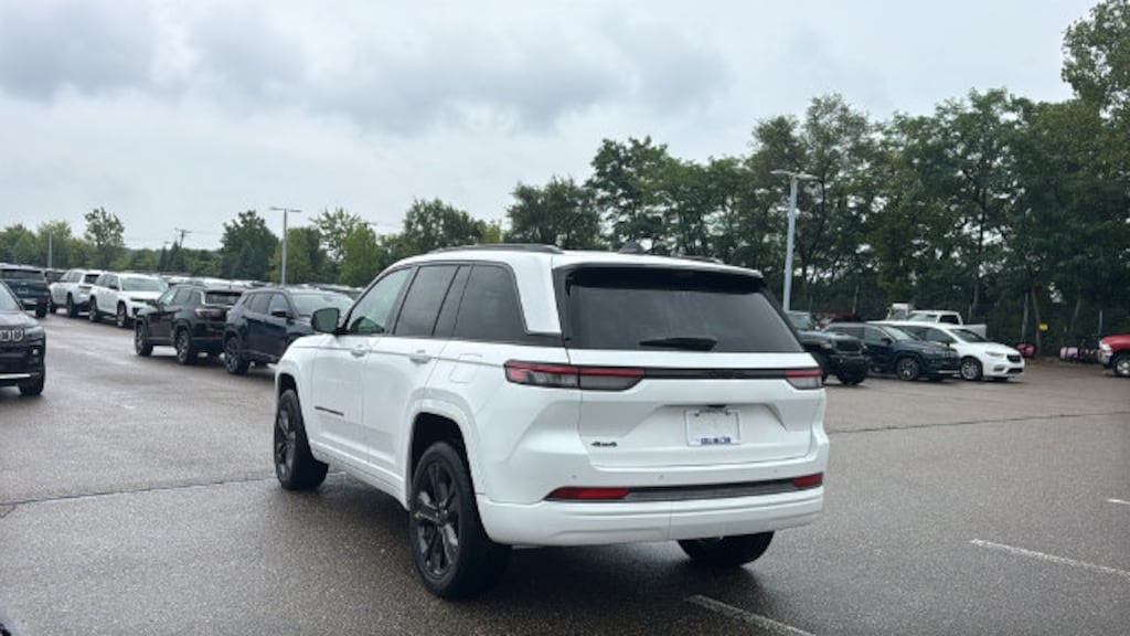 New 2027 Jeep Grand Cherokee 2 Row LIMITED 4X4 Sport Utility