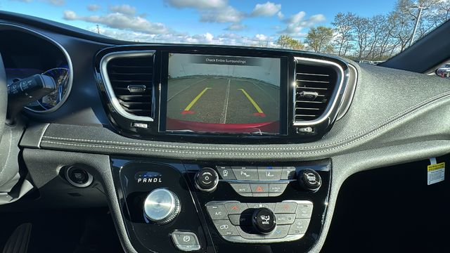 2026 Chrysler Pacifica Select - Photo 25