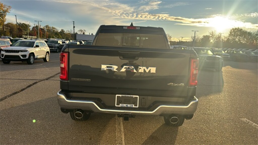 New 2026 Ram 1500 BIG HORN CREW CAB 4X4 5'7 BOX Pickup