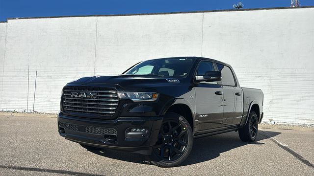 2027 Ram 1500 LARAMIE CREW CAB 4X4 5'7 BOX Pickup