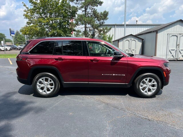 2023 Jeep Grand Cherokee Limited photo 3
