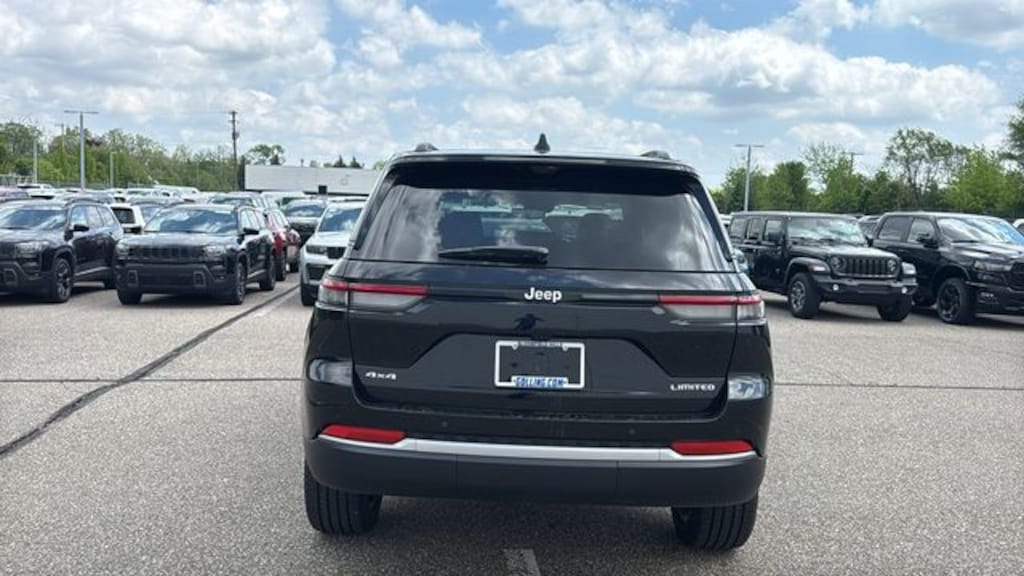 New 2026 Jeep Grand Cherokee LIMITED 4X4 Sport Utility