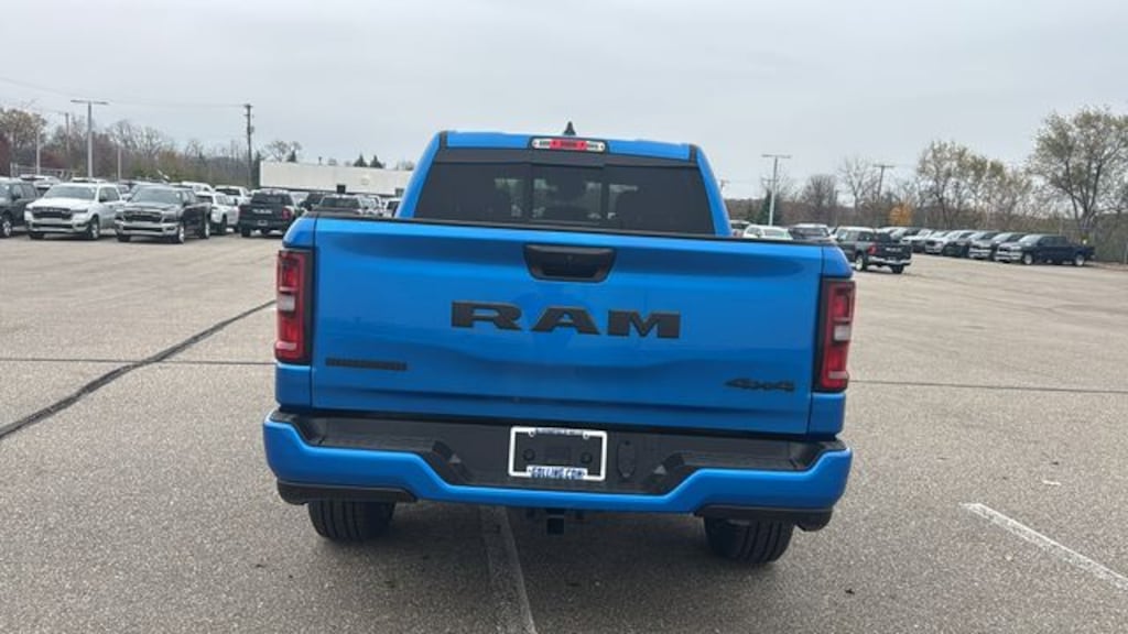 New 2026 Ram 1500 BIG HORN CREW CAB 4X4 5'7 BOX Pickup