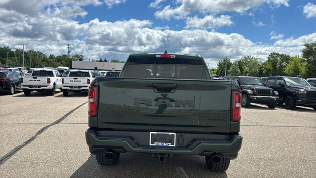 New 2026 Ram 1500 BIG HORN CREW CAB 4X4 5'7 BOX Pickup