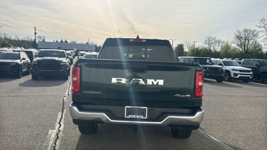 New 2026 Ram 1500 BIG HORN CREW CAB 4X4 5'7 BOX Pickup