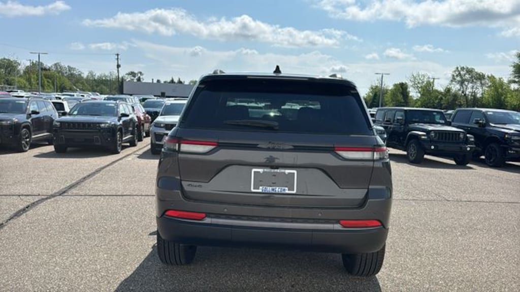 New 2026 Jeep Grand Cherokee LIMITED 4X4 Sport Utility
