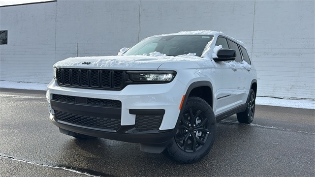 2025 Jeep Grand Cherokee L Altitude's photo