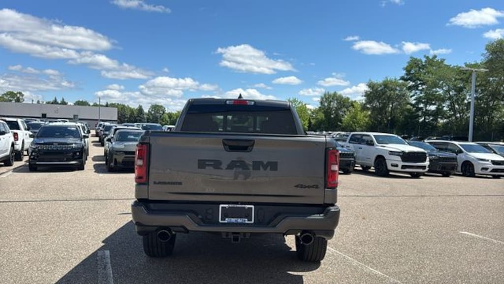 New 2027 Ram 1500 LARAMIE CREW CAB 4X4 5'7 BOX Pickup