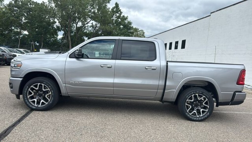 New 2026 Ram 1500 LARAMIE CREW CAB 4X4 5'7 BOX Pickup