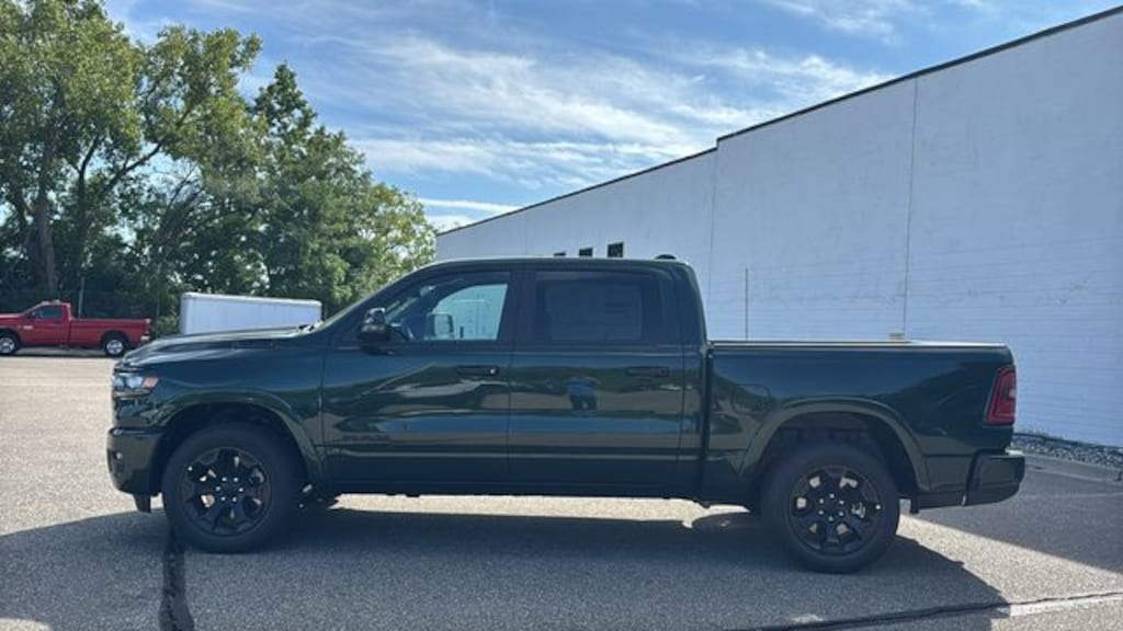 New 2027 Ram 1500 BIG HORN CREW CAB 4X4 5'7 BOX Pickup