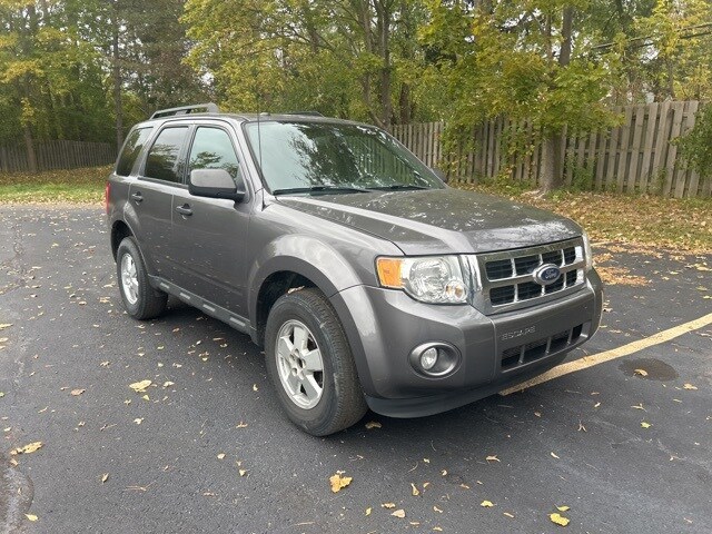2011 Ford Escape XLT photo 4