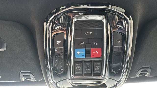 2025 Jeep Grand Wagoneer Series II - Photo 28
