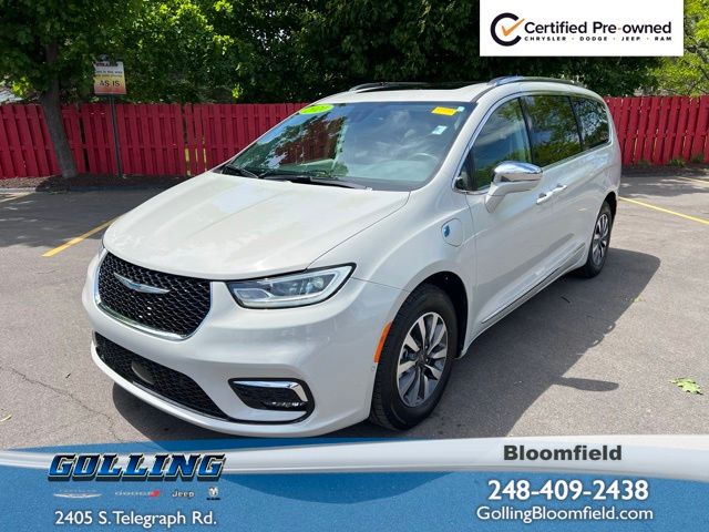 2021 Chrysler Pacifica Hybrid Limited Hybrid's photo