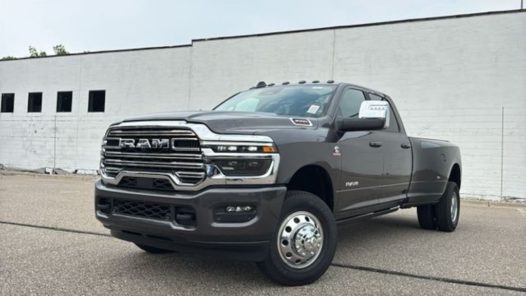 New 2026 Ram 3500 LARAMIE CREW CAB 4X4 8' BOX Pickup