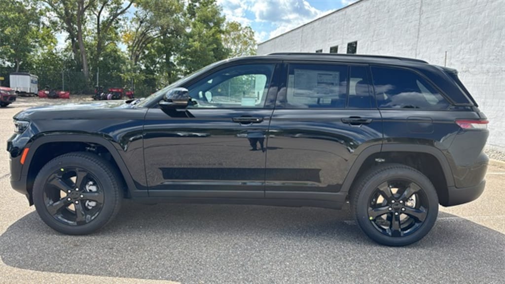 New 2025 Jeep Grand Cherokee Limited Sport Utility