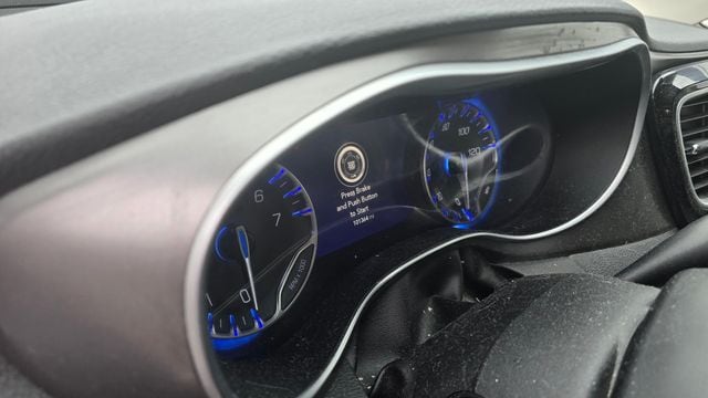 Used 2019 Chrysler Pacifica Limited with VIN 2C4RC1GG1KR702912 for sale in Bloomfield Township, MI