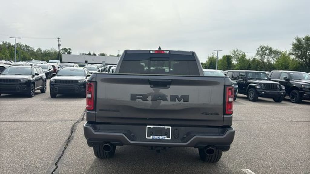 New 2026 Ram 1500 BIG HORN CREW CAB 4X4 5'7 BOX Pickup