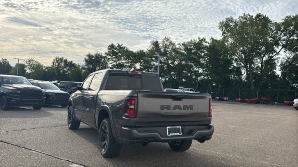 New 2026 Ram 1500 BIG HORN CREW CAB 4X4 5'7 BOX Pickup