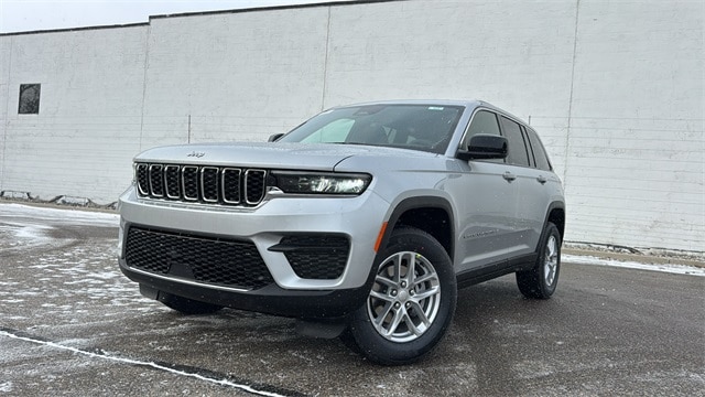 2025 Jeep Grand Cherokee Laredo's photo