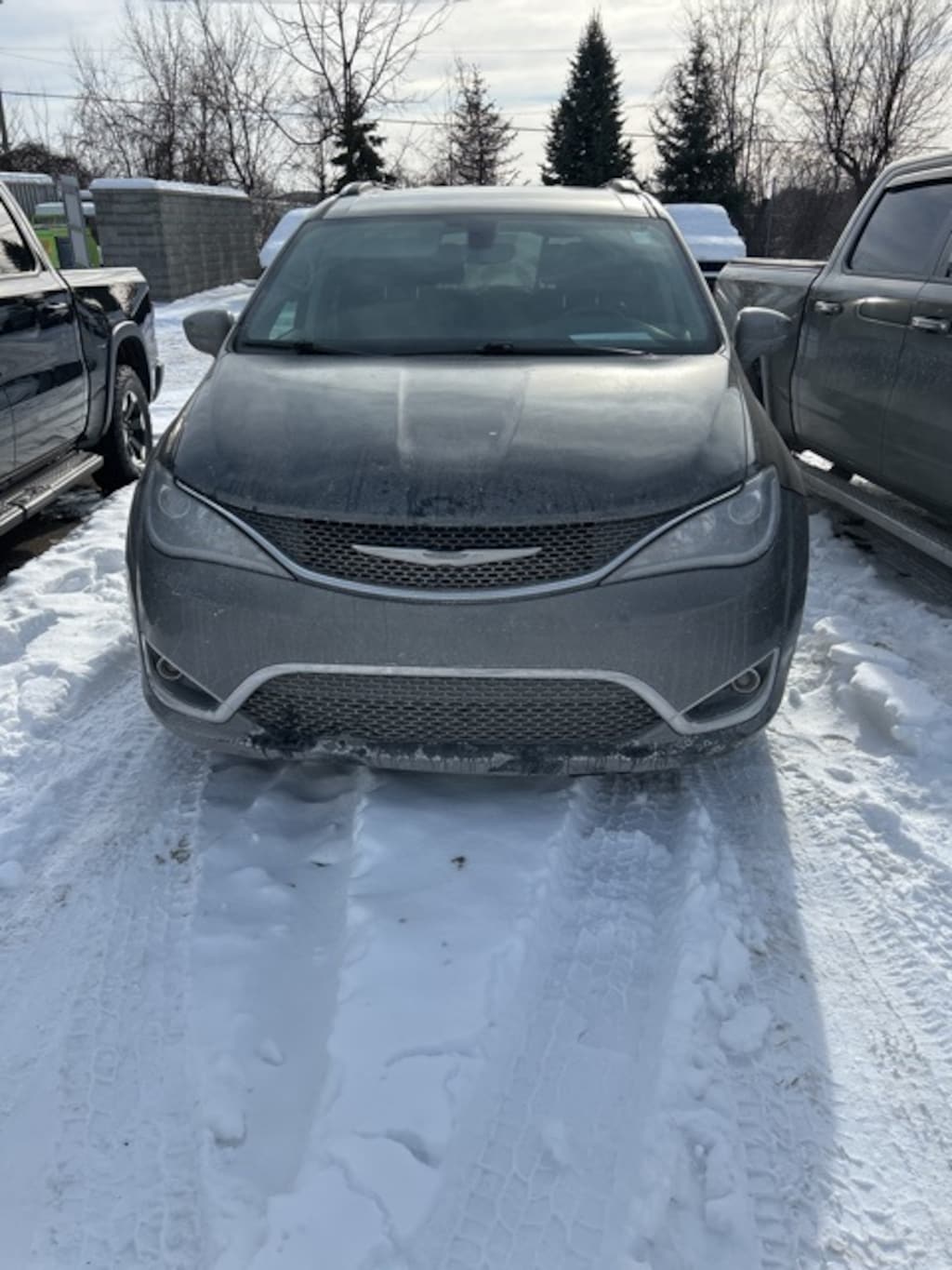 Used 2019 Chrysler Pacifica Touring L Minivan/Van