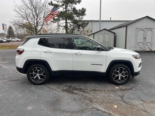 2024 Jeep Compass Limited photo 2