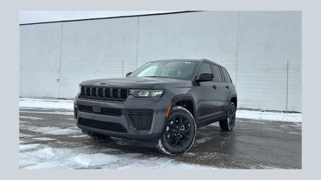 Used 2026 Jeep Grand Cherokee Altitude SUV