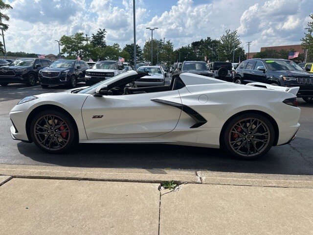 2023 Chevrolet Corvette Stingray Convertible photo 3