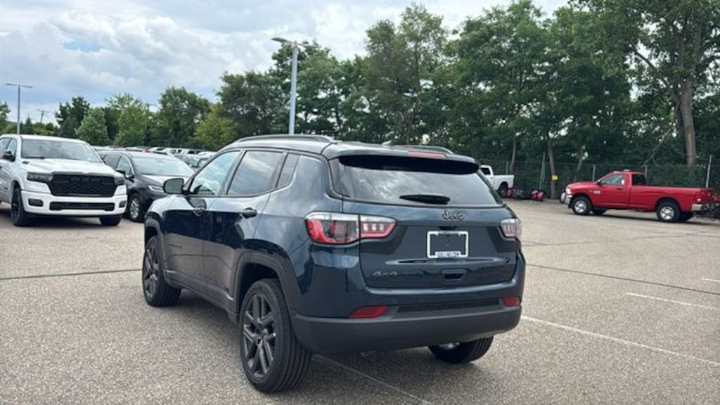 New 2026 Jeep Compass LIMITED ALTITUDE 4X4 Sport Utility