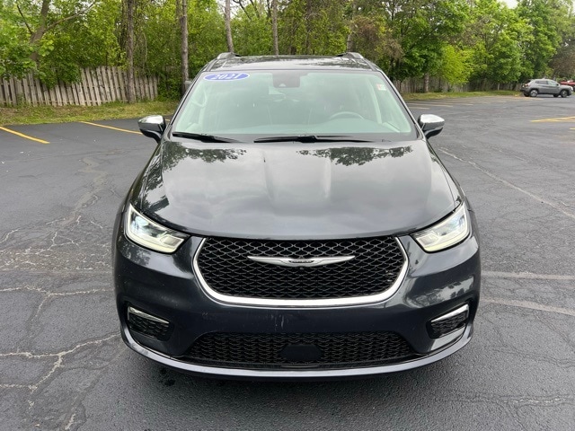 Certified 2021 Chrysler Pacifica Limited with VIN 2C4RC3GG2MR581855 for sale in Bloomfield, MI