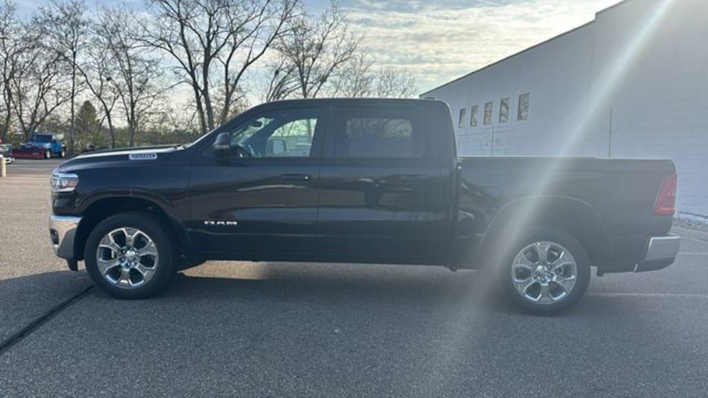 New 2026 Ram 1500 BIG HORN CREW CAB 4X4 5'7 BOX Pickup
