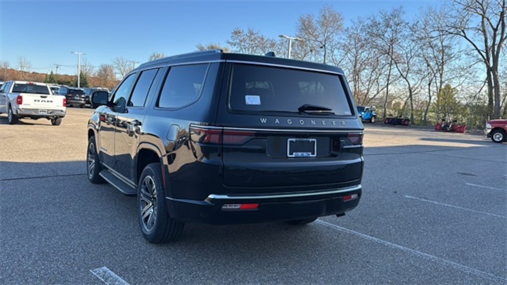 New 2025 Jeep Wagoneer Base Sport Utility