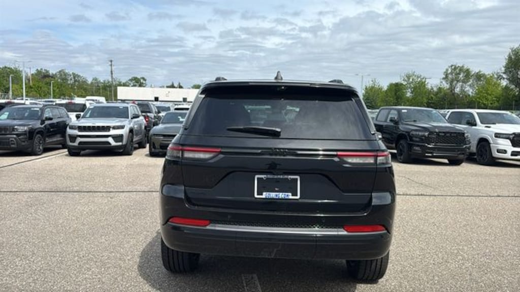 New 2026 Jeep Grand Cherokee LIMITED RESERVE 4X4 Sport Utility