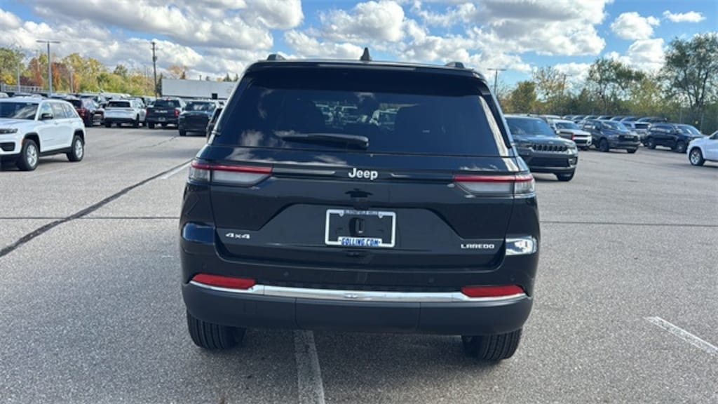 New 2025 Jeep Grand Cherokee LAREDO X 4X4 Sport Utility