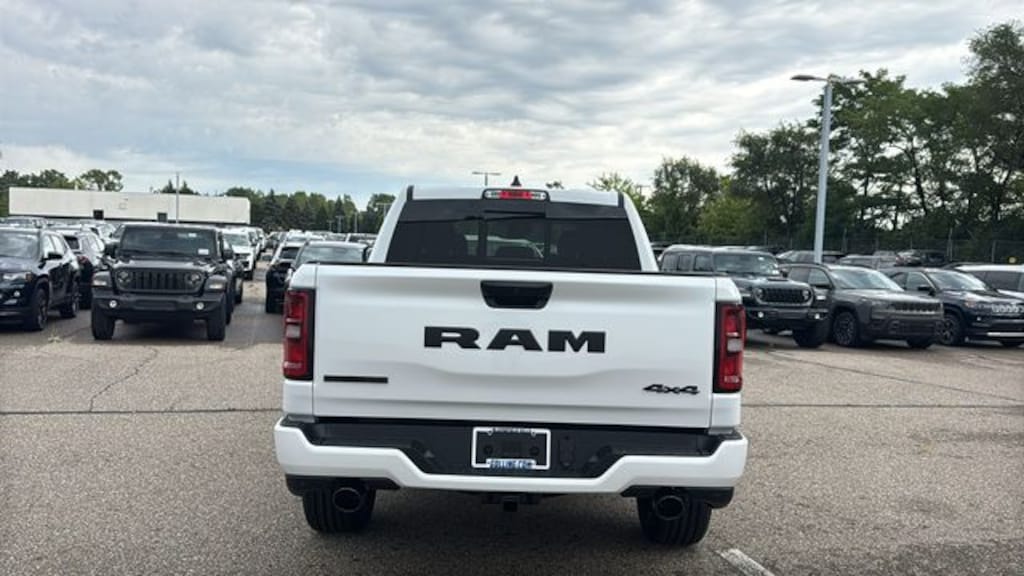 New 2027 Ram 1500 BIG HORN CREW CAB 4X4 5'7 BOX Pickup