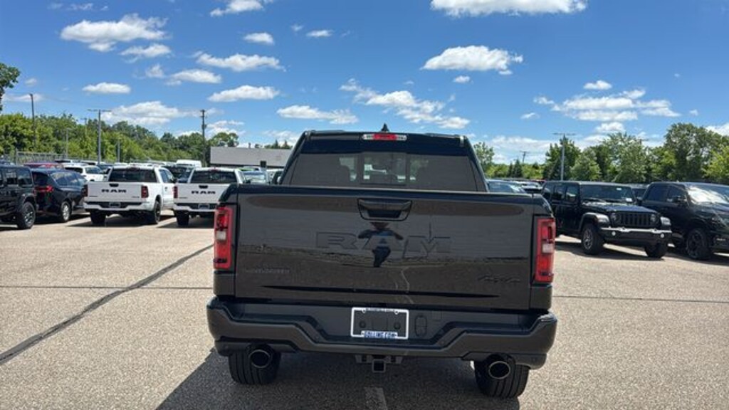 New 2026 Ram 1500 LARAMIE CREW CAB 4X4 5'7 BOX Pickup