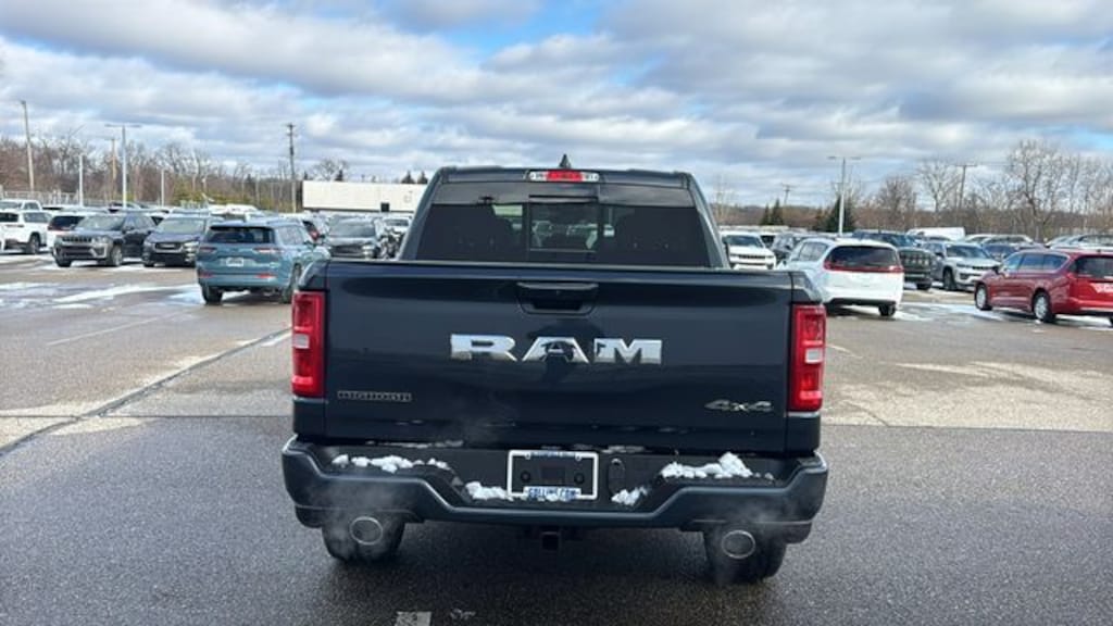 New 2026 Ram 1500 BIG HORN CREW CAB 4X4 5'7 BOX Pickup