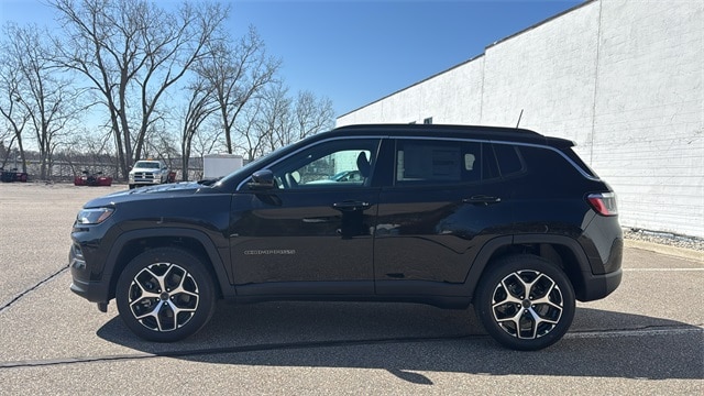 Used 2025 Jeep Compass Limited with VIN 3C4NJDCN0ST586724 for sale in Bloomfield, MI