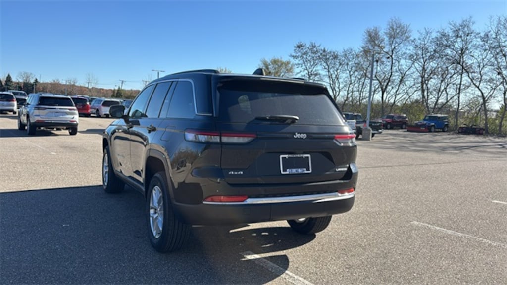 New 2025 Jeep Grand Cherokee Laredo Sport Utility