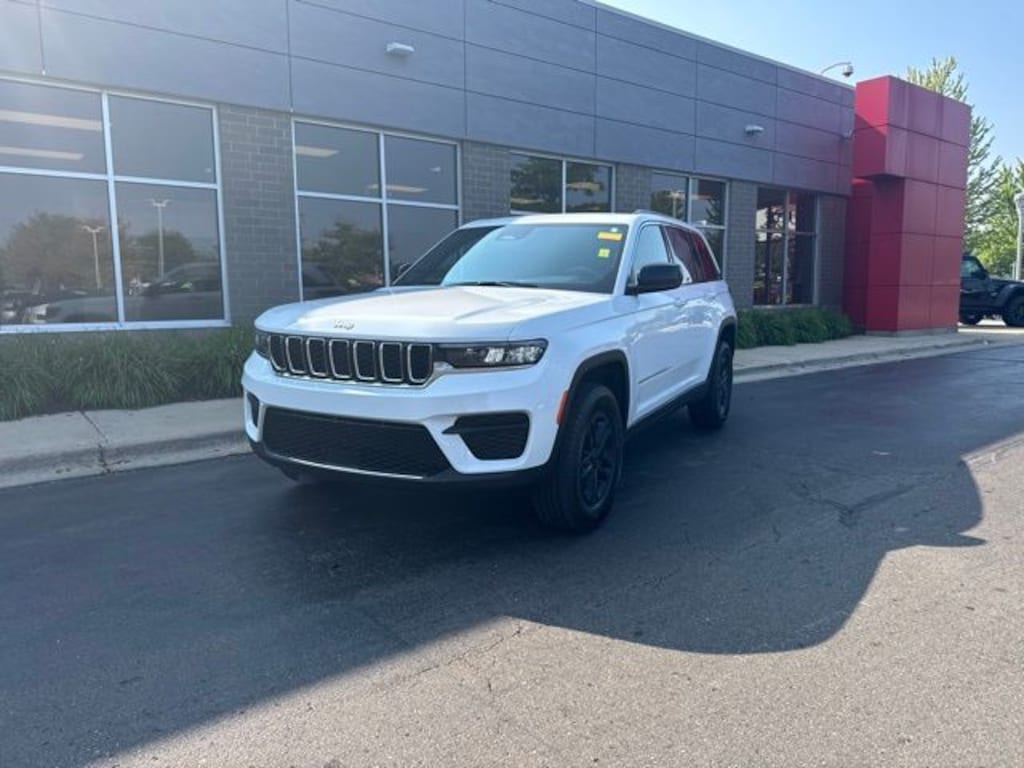 Certified 2025 Jeep Grand Cherokee Laredo SUV