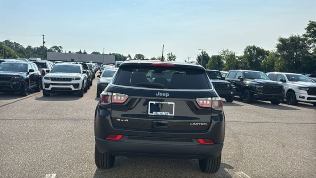 New 2026 Jeep Compass LIMITED 4X4 Sport Utility